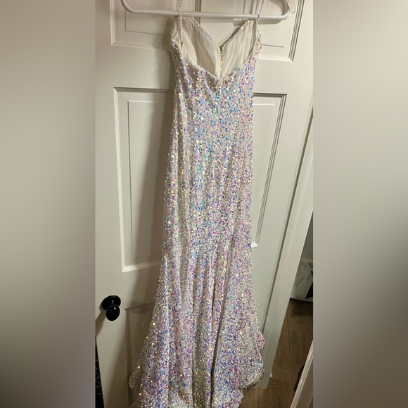 Elegant White Strapless Prom/Evening/Wedding Gown - Picture 7 of 7